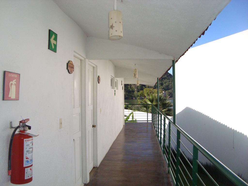 Hotel Brisas del Lago Valle de Bravo Exterior foto